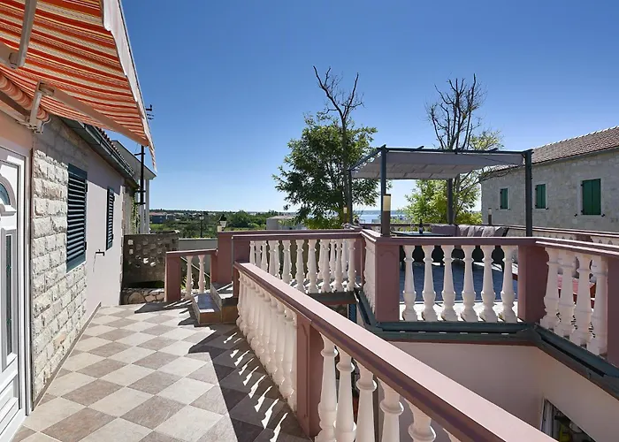 2 Bedroom Awesome In *