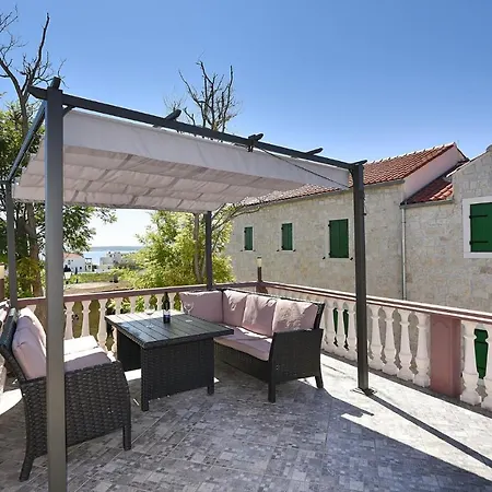 Apartment 2 Bedroom Beautiful In Privlaka (Zadar)