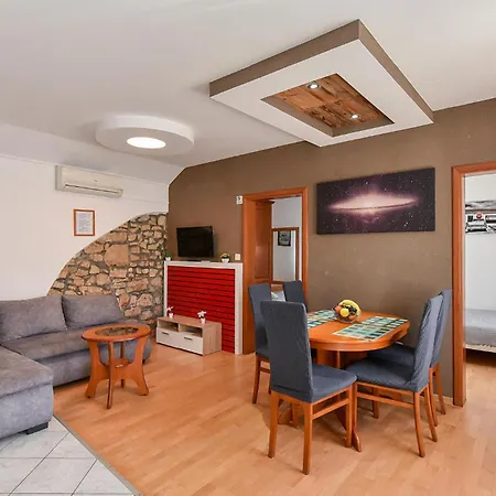 2 Bedroom Beautiful In Privlaka (Zadar)