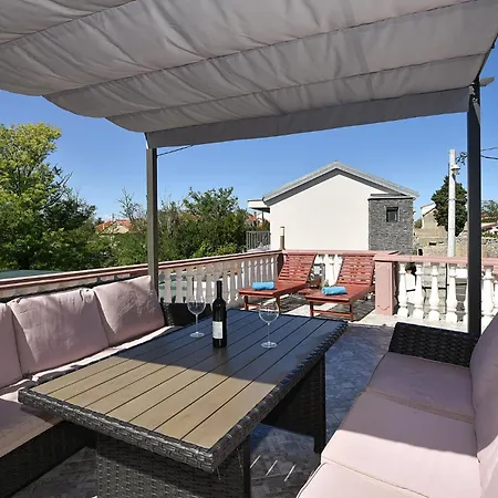 2 Bedroom Beautiful In Privlaka (Zadar)
