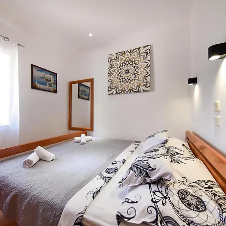 Apartament 2 Bedroom Awesome In