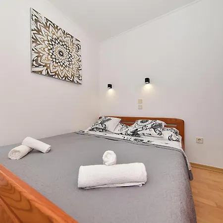 Lejlighed Lovely In With Wifi Privlaka (Zadar)
