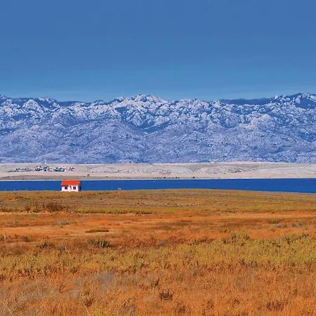 2 Bedroom Awesome In Privlaka (Zadar)