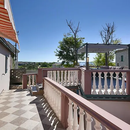 2 Bedroom Beautiful In *