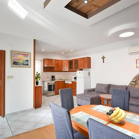 2 Bedroom Beautiful In *