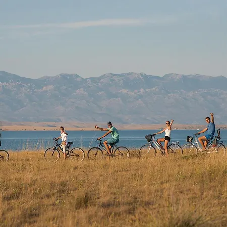 Apartament 2 Bedroom Awesome In