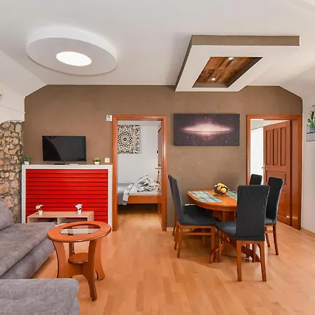2 Bedroom Beautiful In Apartment Privlaka (Zadar)