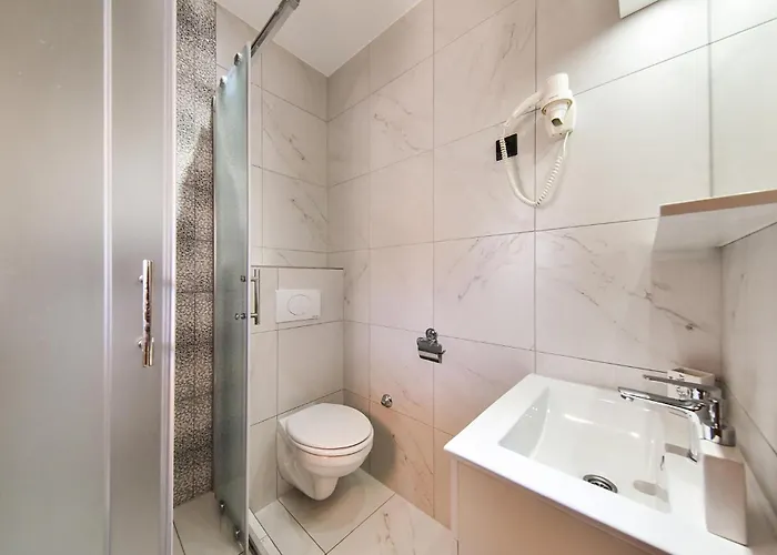 2 Bedroom Awesome In Привлака