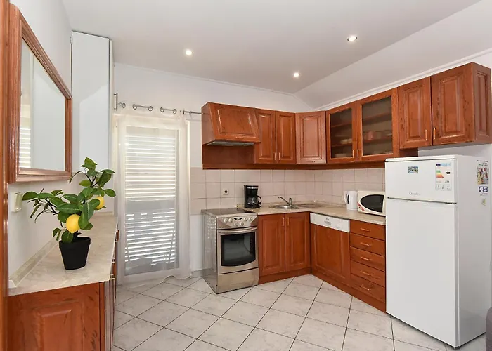 Апартаменты 2 Bedroom Awesome In *